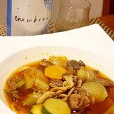 おうちジビエ、猪としめじの夏野菜スープカレー